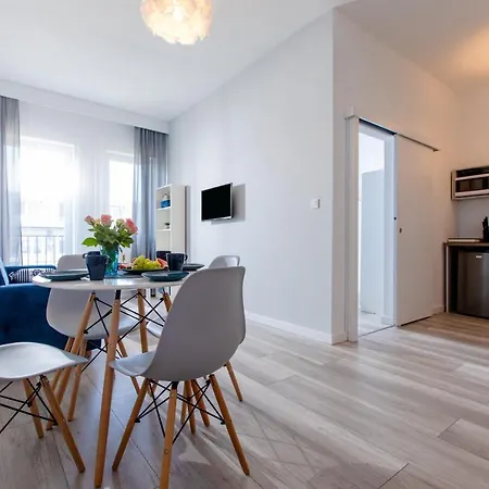 Akwamaryn Z Bezplatnym Parkingiem Nad Morzem 250m Od Plazy Epapartamenty Appartamento Dziwnówek