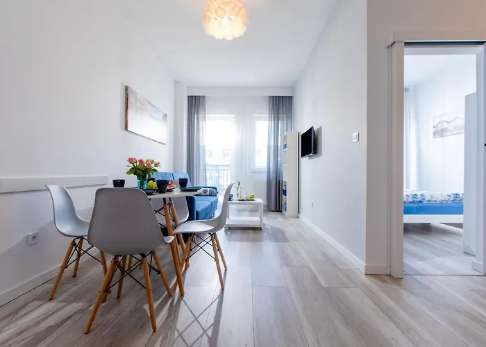 Akwamaryn Z Bezplatnym Parkingiem Nad Morzem 250m Od Plazy Epapartamenty Apartman *